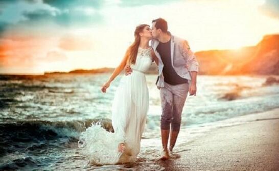 femme et homme amoureux d'un pénis agrandi